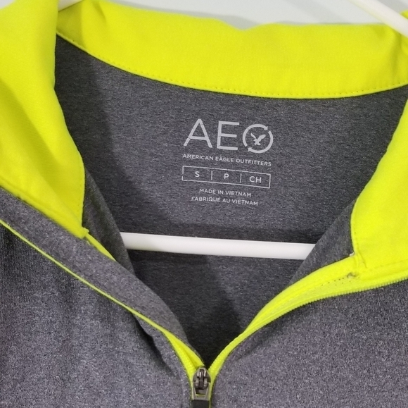 American Eagle Outfitters AEO Quarter Zip Long Sleeve Pullover. Size Small. - Picture 2 of 5